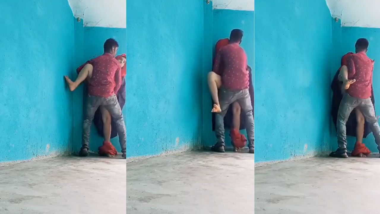 বাংলাদেশি মুসলিম মেয়েকে বয়ফ্রেন্ড ফাঁকা পেয়ে দাঁড়িয়ে চুদে দিলো || বাংলাদেশি সেক্স ভিডিও || Boyfriend Found Bangladeshi Muslim Girl Alone & Fucked Standing || Bangla Sex Video || bangladesh muslim girl sex